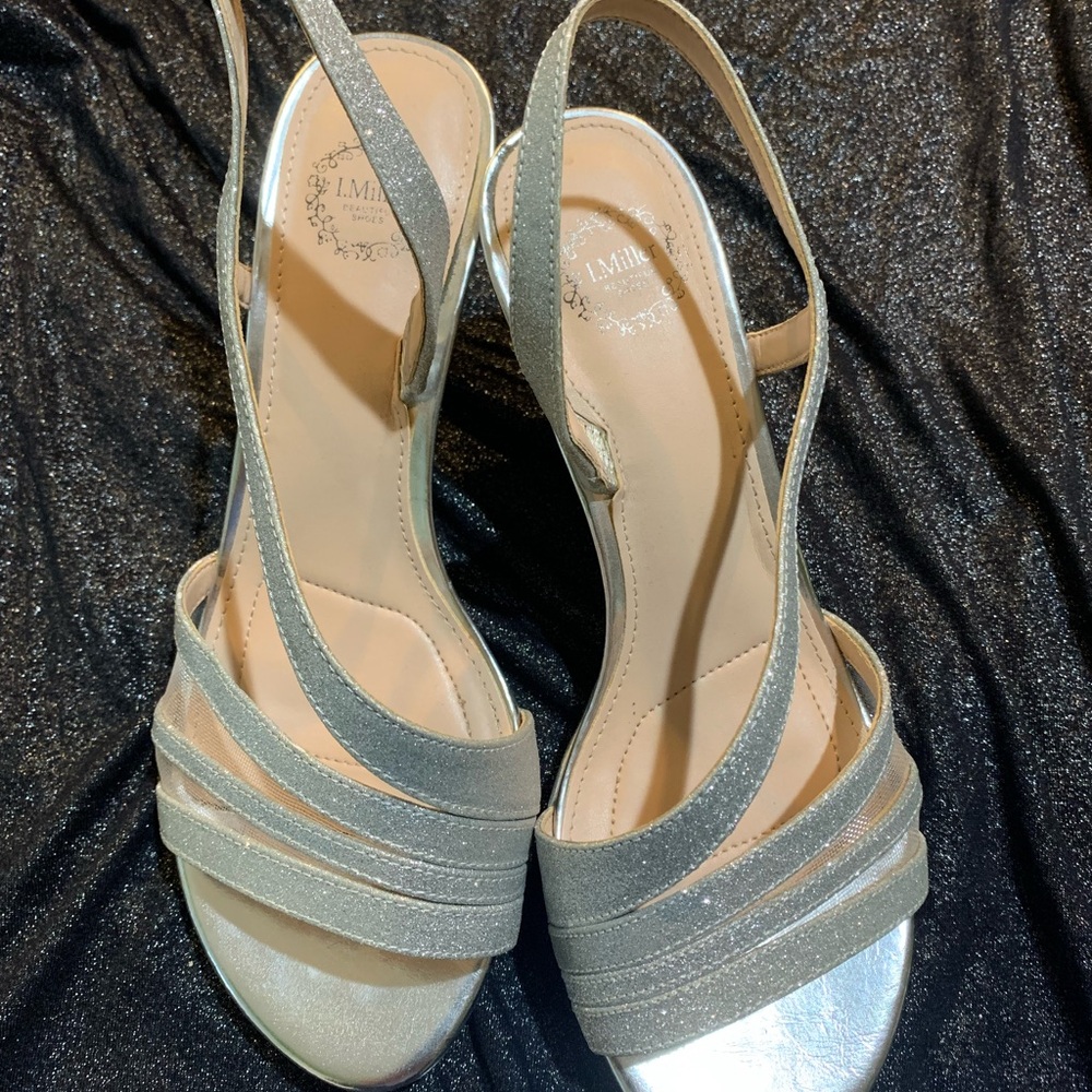 Women’s silver formal heels size 7